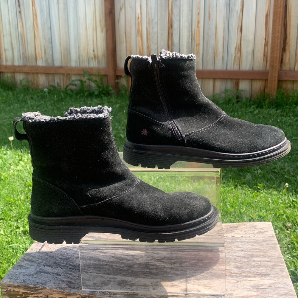 the ART Company black suede boot